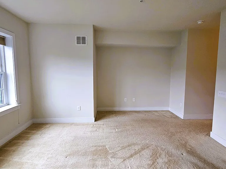 2905 Bleeker St #205 — Photo 16