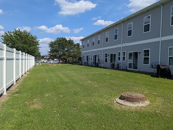 2nd image of 23592 Linkside Dr