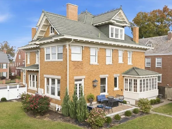 1358 Market St, Parkersburg, WV 26101