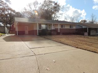 758 Peal Dr, Saint Louis, MO