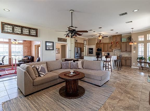 3rd image of 107 Martinek Ln