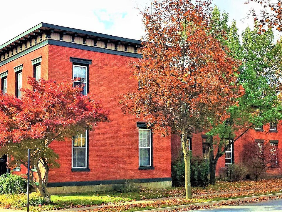 Classic Saratoga Architecture - two blocks from the center of town. Walk to restaurants, shops, track and incredible entertainment!