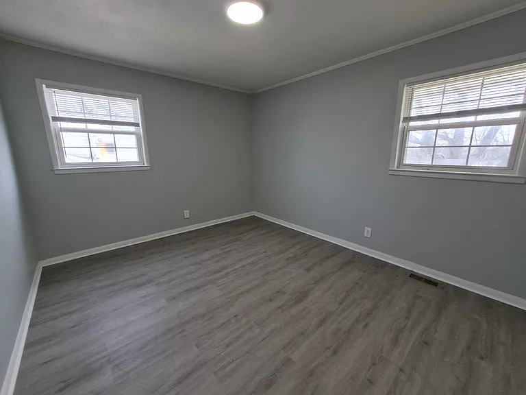 3747 Ireland Dr — Photo 5