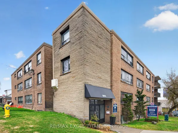 2515 Eglinton Ave W #302, Toronto, ON M6M 1T2