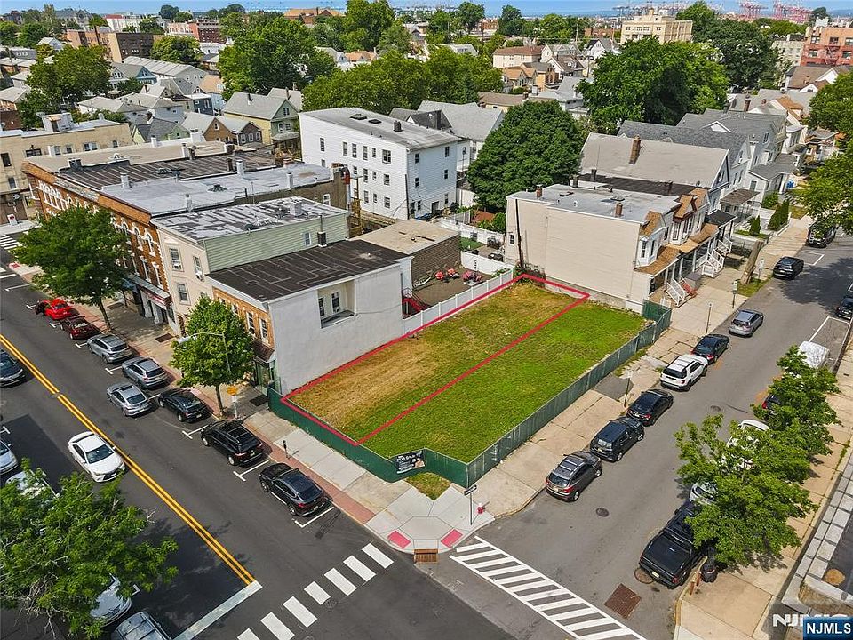 1st image of 793 Broadway