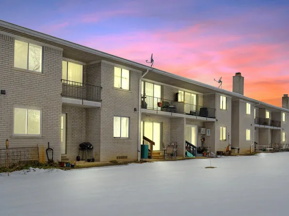 27094 Sandy Hill Ln Unit 22, New Hudson, MI 48165