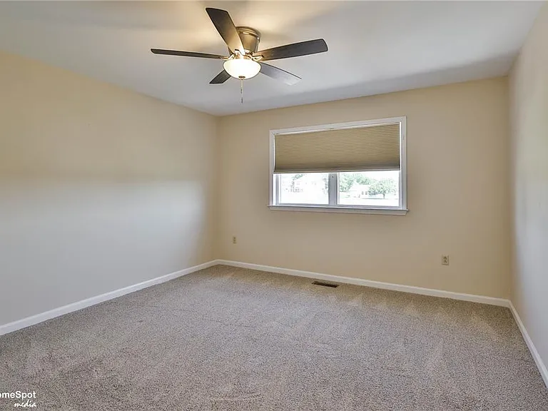 124 Stephanie Dr — Photo 20