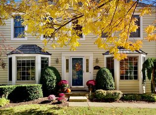 220 Long Hill Rd, Gurnee, IL 60031