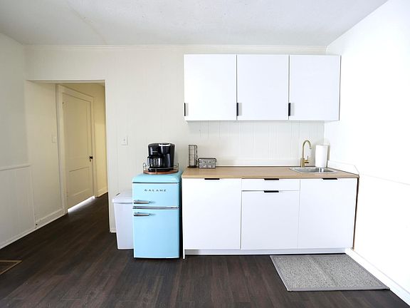 3rd image of 1711 Woodrow Ave #A