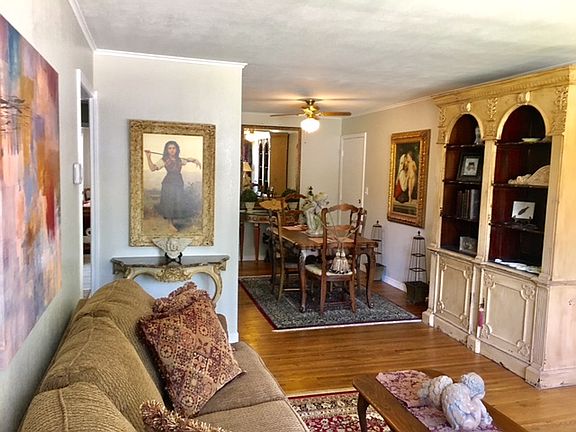 Living room/dining room