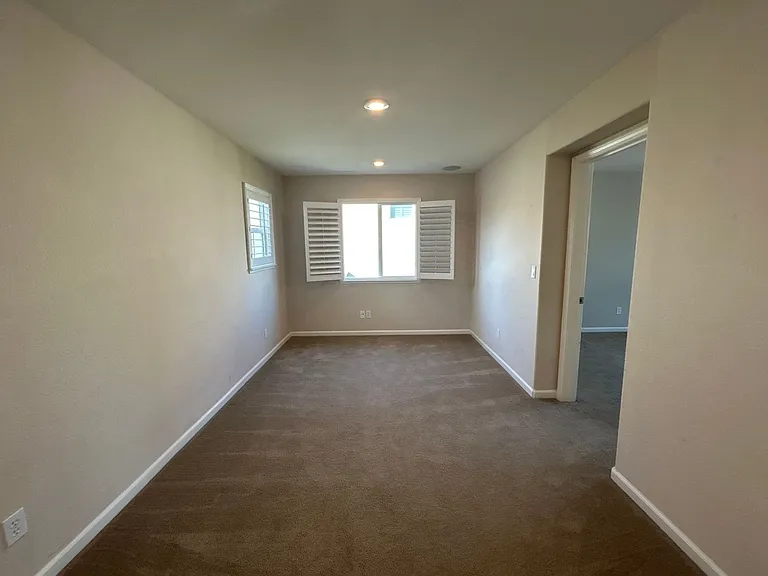 212 Riverbend Ln — Photo 22
