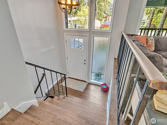 5th image of 791 NE Pinecrest Drive