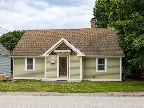 14 Village St, Dudley, MA 01571