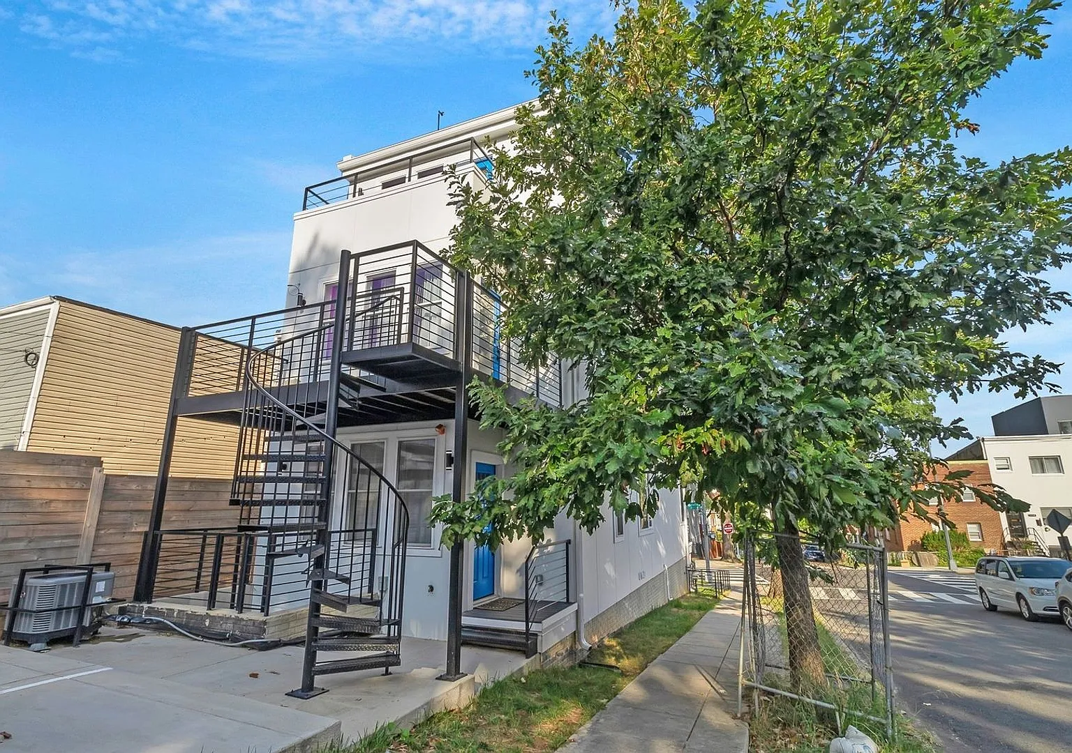 Charming 3BR New Condo in Washington, DC — Photo 4