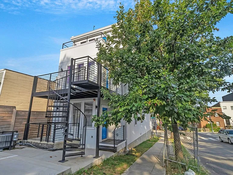 1417 Montello Ave NE — Photo 4
