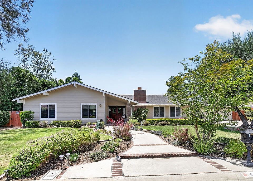 1st image of 9275 Hidden Valley Dr