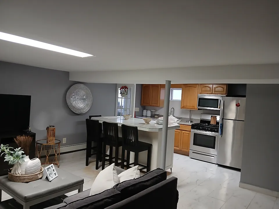 77 Bainton St #BASEMENT