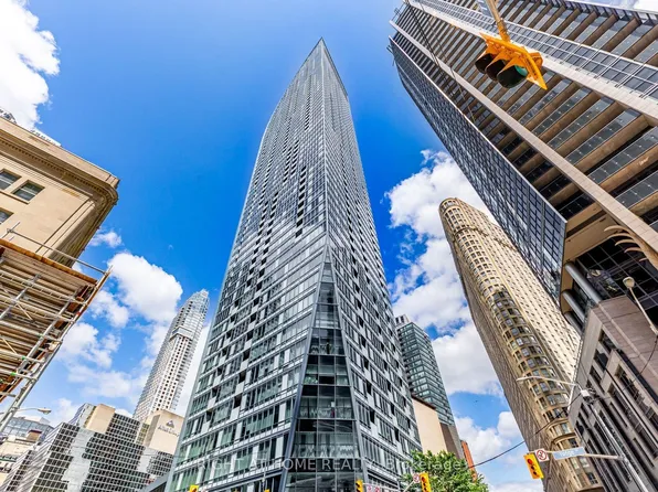 8 The Esplanade #4004, Toronto, ON M5E 0A6
