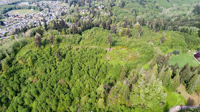 4th image of 1111 Washington Cemetery Road