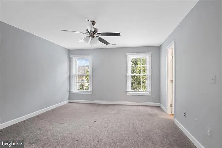 7439 Heatherfield Ln — Photo 17