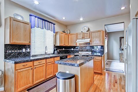 [photo 1882782] Kitchen.jpg