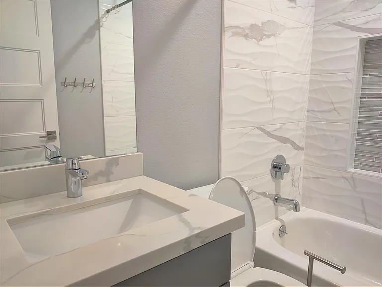 2929 76th Ave SE #411 — Photo 5