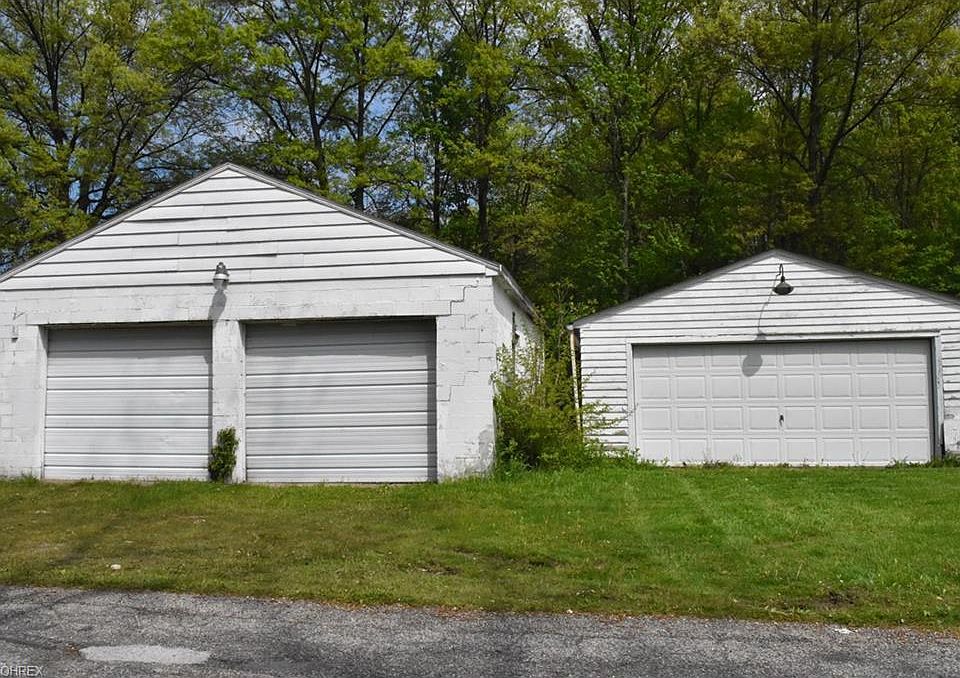 2nd image of 402 Fuller Rd