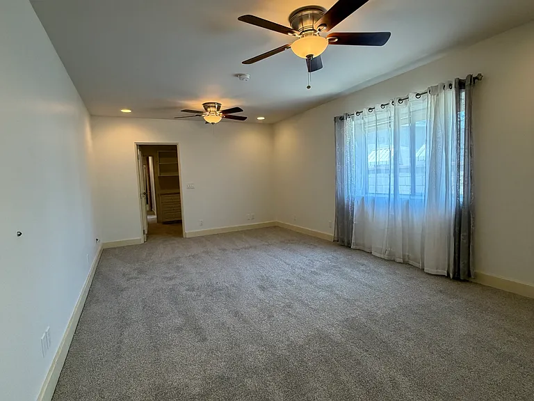 348 N Osborn Ave — Photo 20