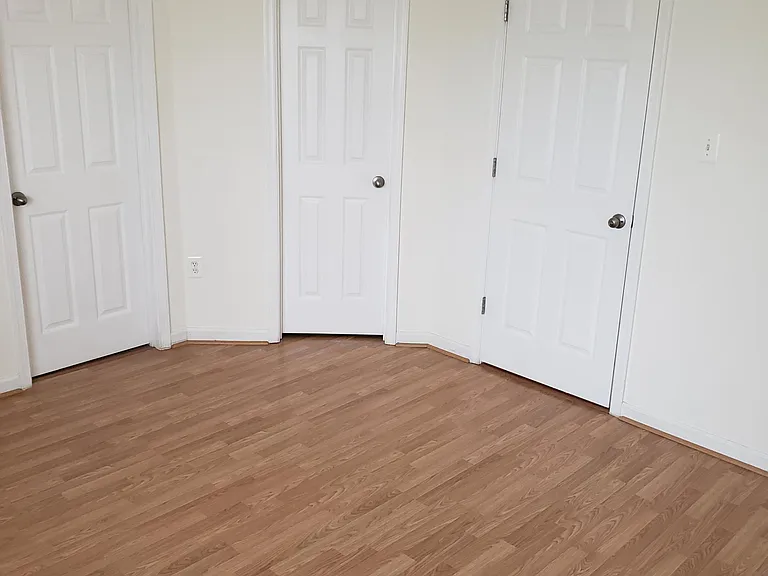 7117 Ladd Cir — Photo 4