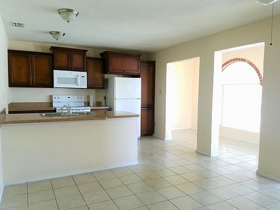 2nd image of 1319 Harbor Island Dr #F