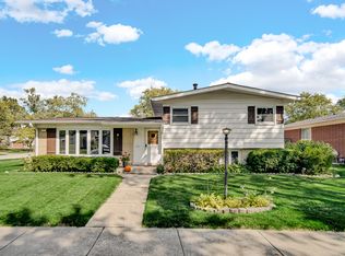 511 W Arquilla Dr, Glenwood, IL 60425