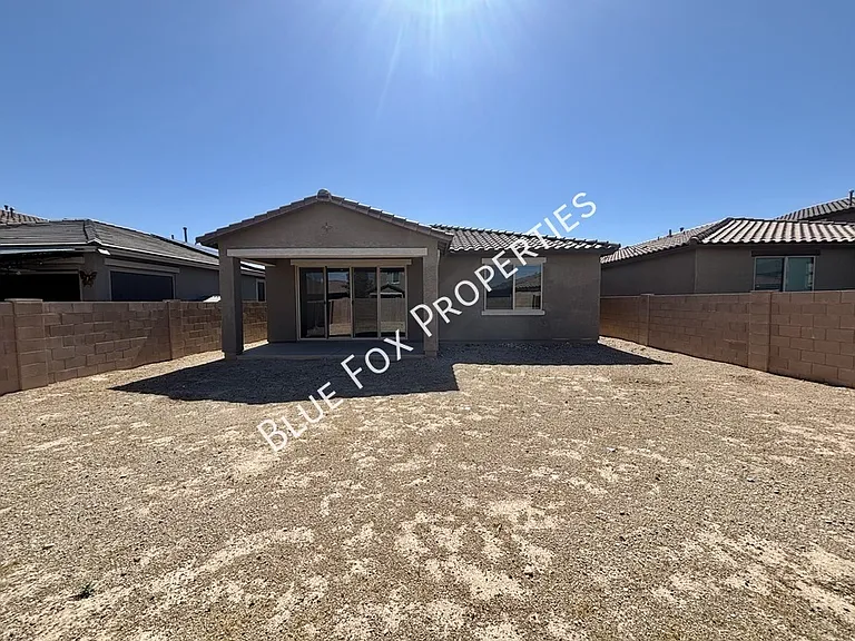 12013 E Ryscott Cir — Photo 25