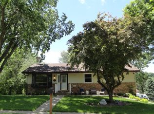 917 Patricia Ann Dr, Dubuque, IA 52003