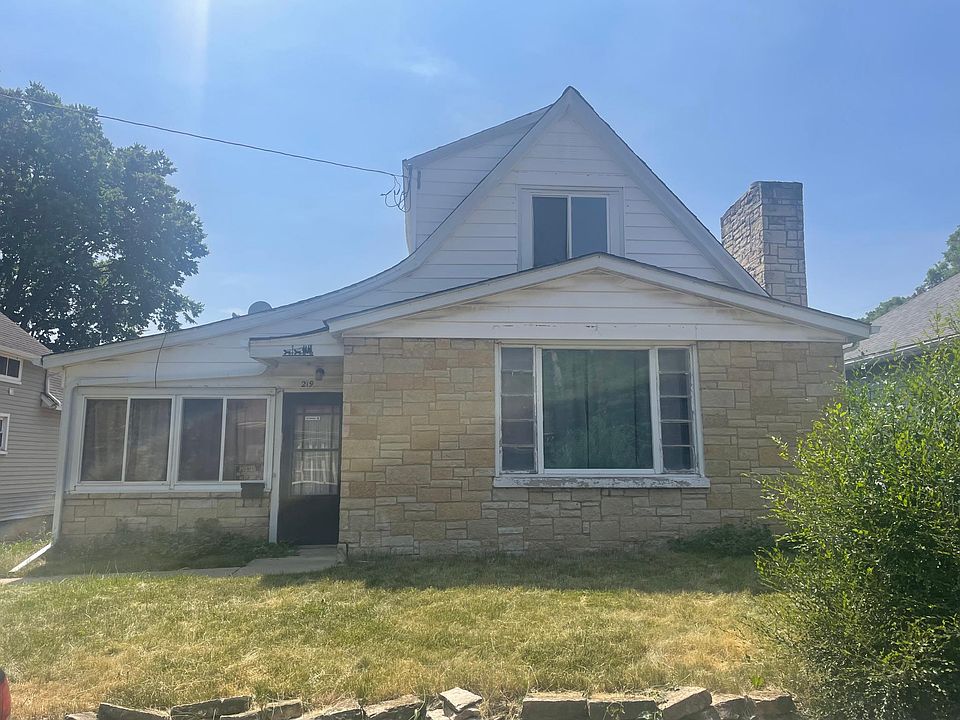 1st image of 219 Fisher Ave