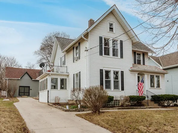 517 McCall STREET, Waukesha, WI 53186