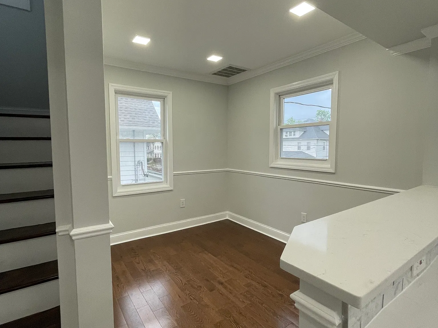 3 bed, 1100 sqft, $3,000 — Photo 3