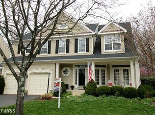 43388 Burke Dale St, Chantilly, VA 20152