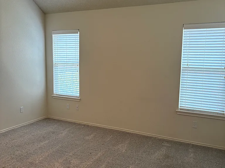 10603 Wayne Ave — Photo 5