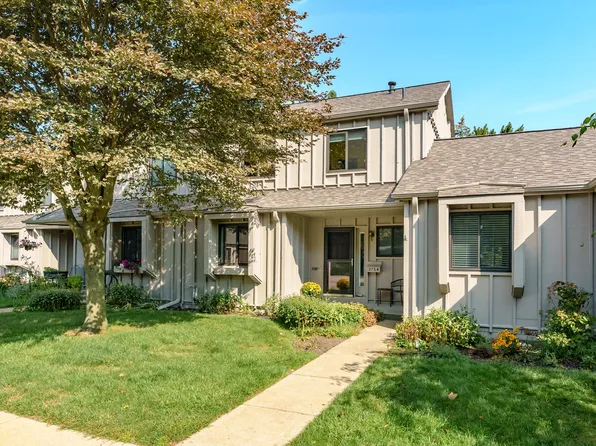 3754 Cedaridge Rd, Kalamazoo, MI 49008