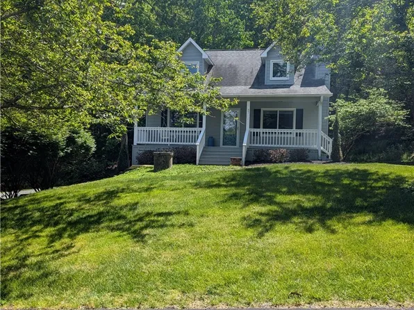 57 Village Road, Roaring Gap, NC 28668