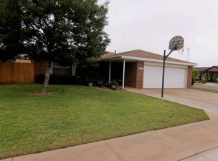 1317 10th St, Shallowater, TX 79363