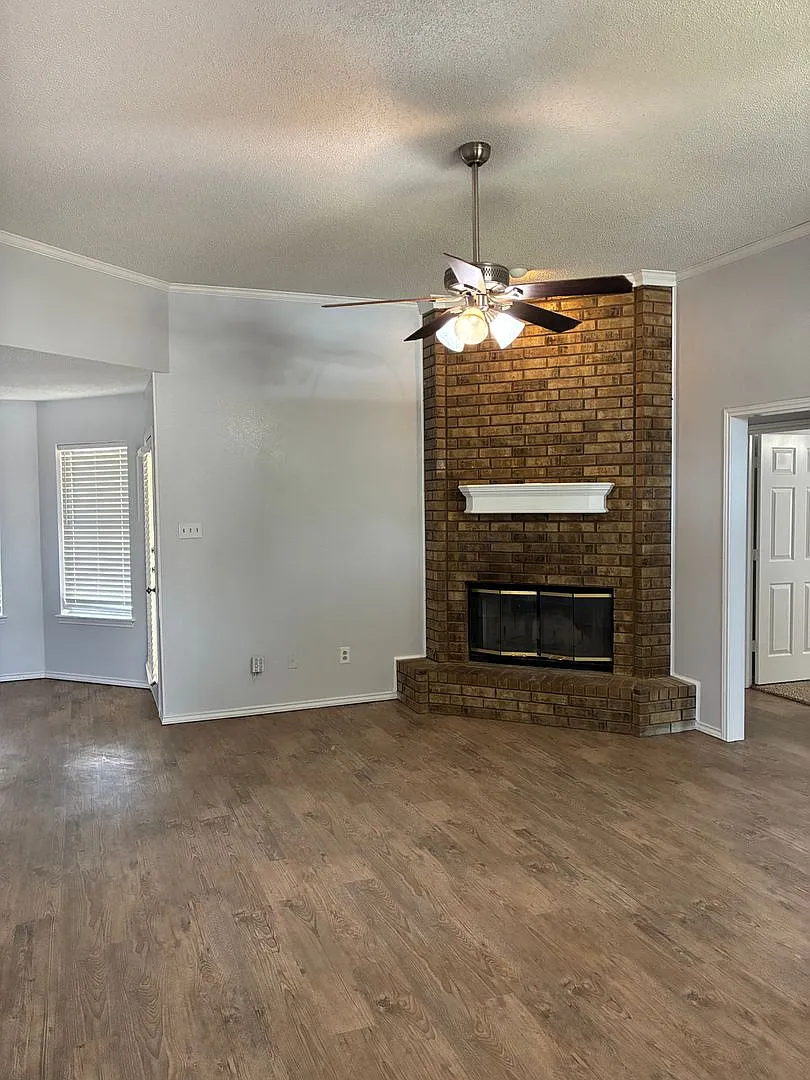 Price Improvement on this 4 bedroom — Photo 2