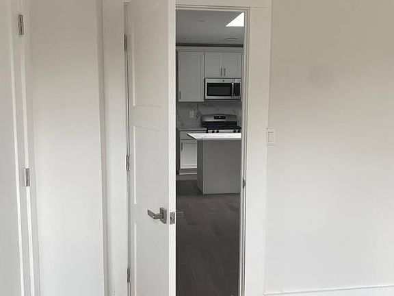 2nd image of 1175 Findlay Ave Office 1