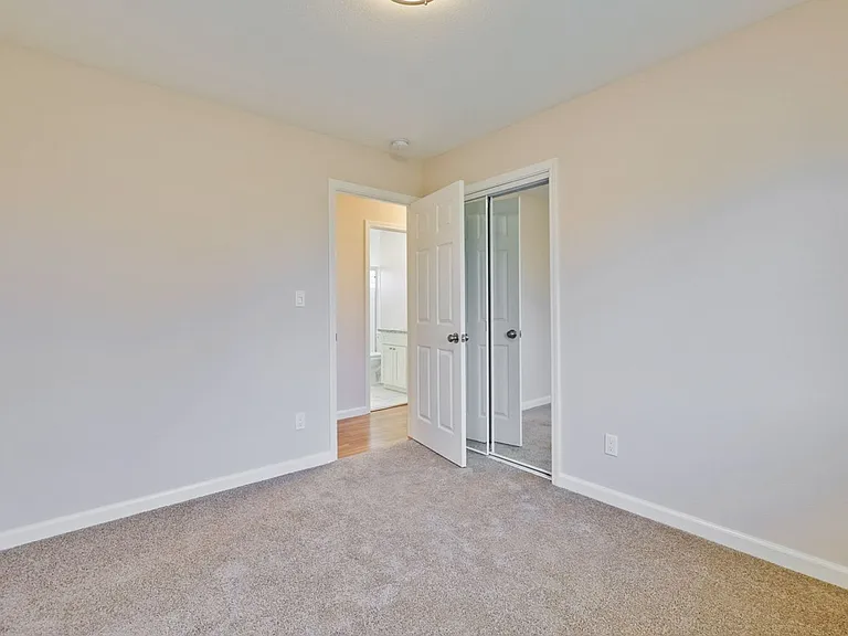 1425 Sunshadow Ln — Photo 24