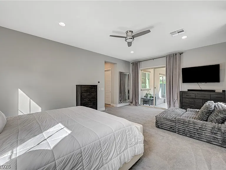 3943 Reyes Ave — Photo 40