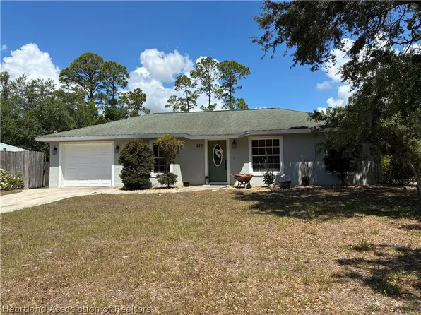 922 Breezy Rd, Lake Placid, FL 33852