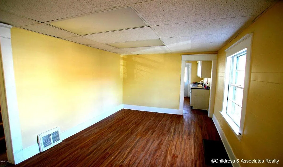 3 bed, 945 sqft, $1,800 — Photo 4