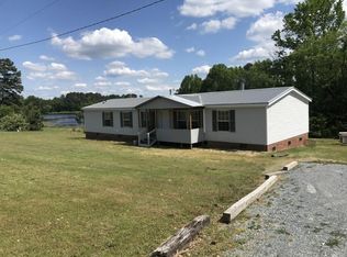 611 Thurlow Lake Rd, Carthage, NC 28327