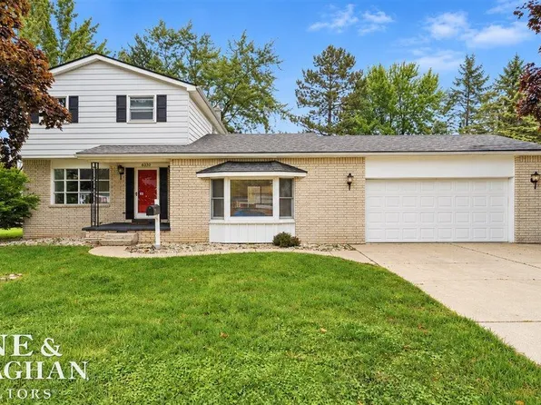 68350 Mary St, Richmond, MI 48062