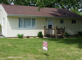 1211 W 9th St, Cedar Falls, IA 50613